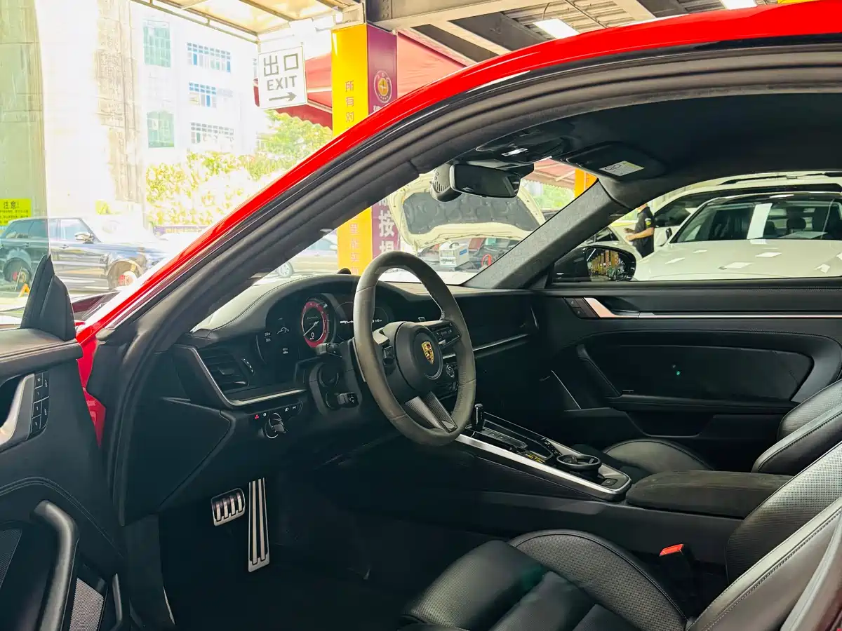 Porsche 911 2023 Turbo S 3.7T фото 7