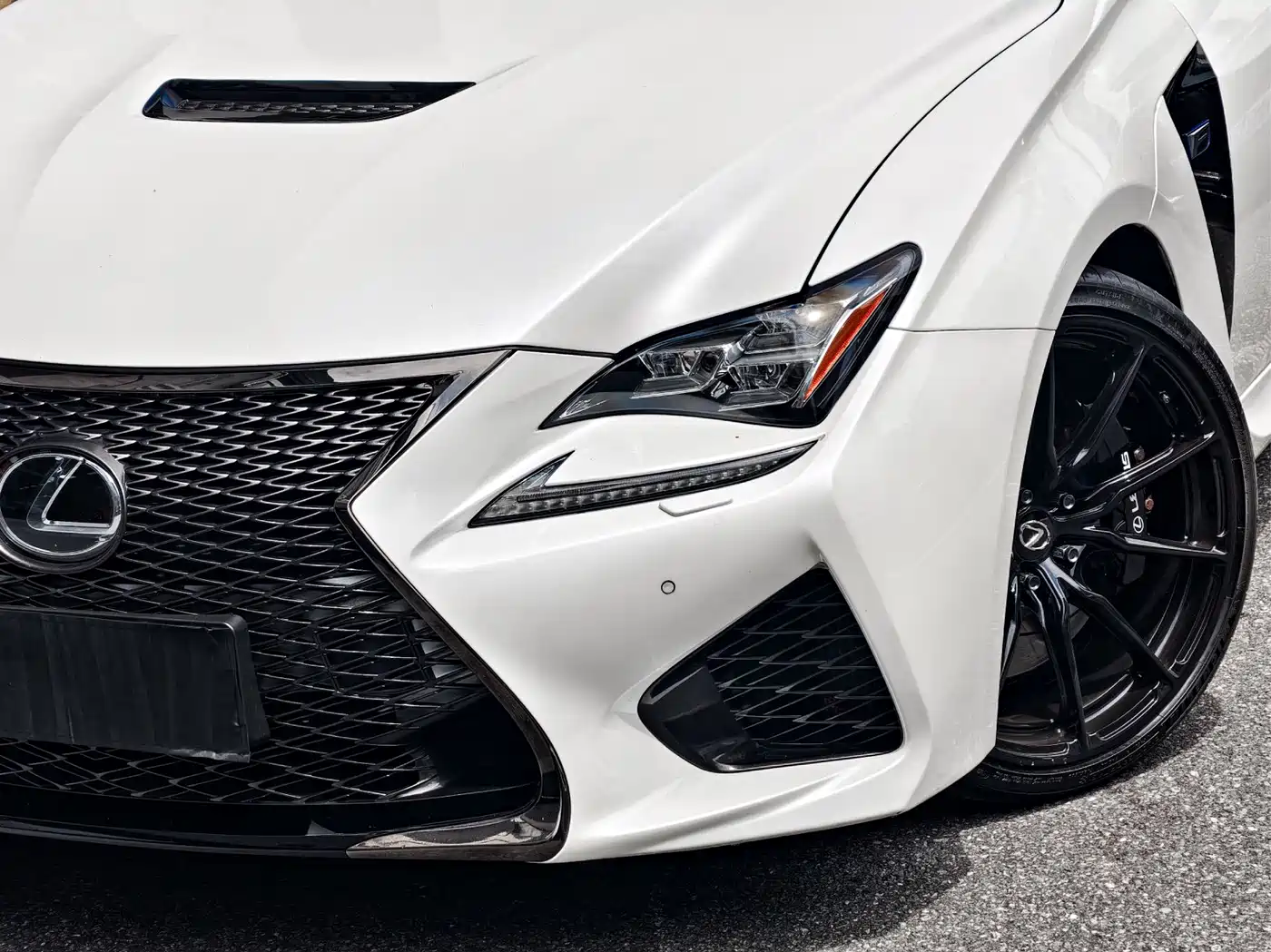 Lexus RC F 2015 F 5.0L Peak Edition фото 3