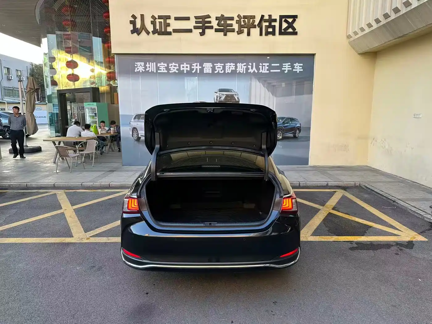 Lexus ES 2021 300h Excellence Edition фото 19