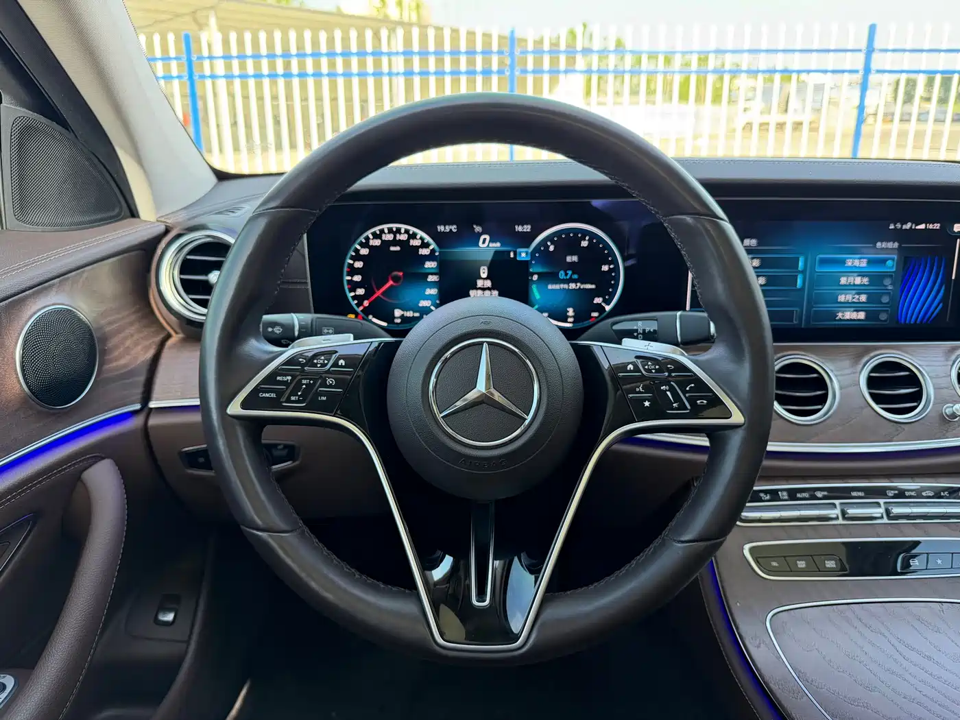 Mercedes-Benz E-Class 2021 E 300 L Fashion фото 9