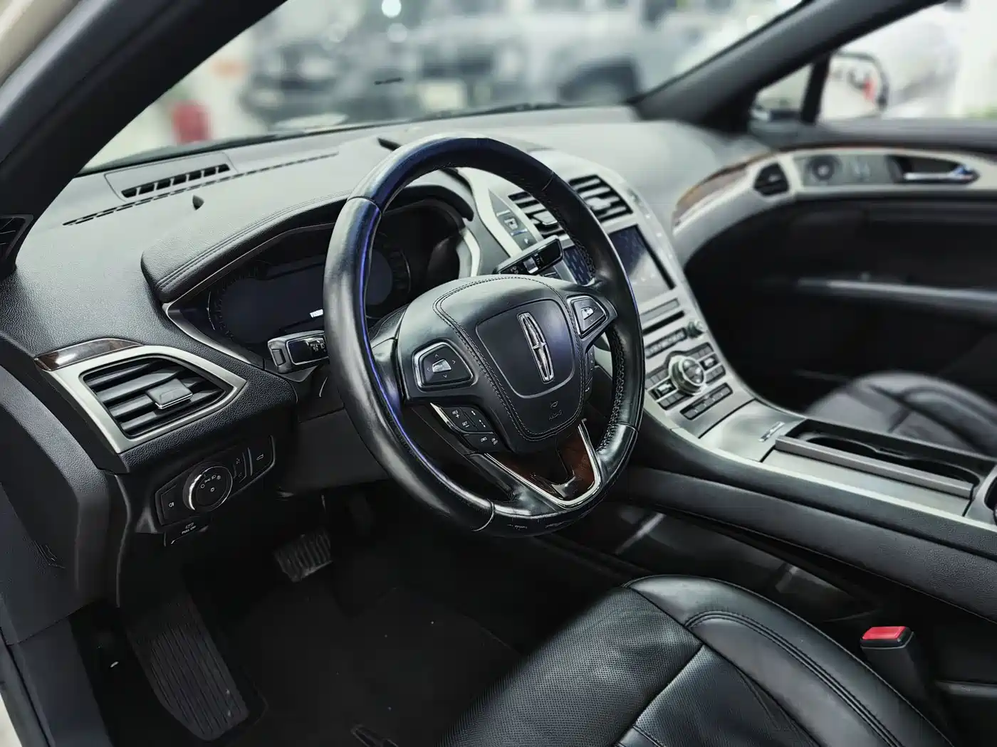 صورة 9 - Lincoln MKZ