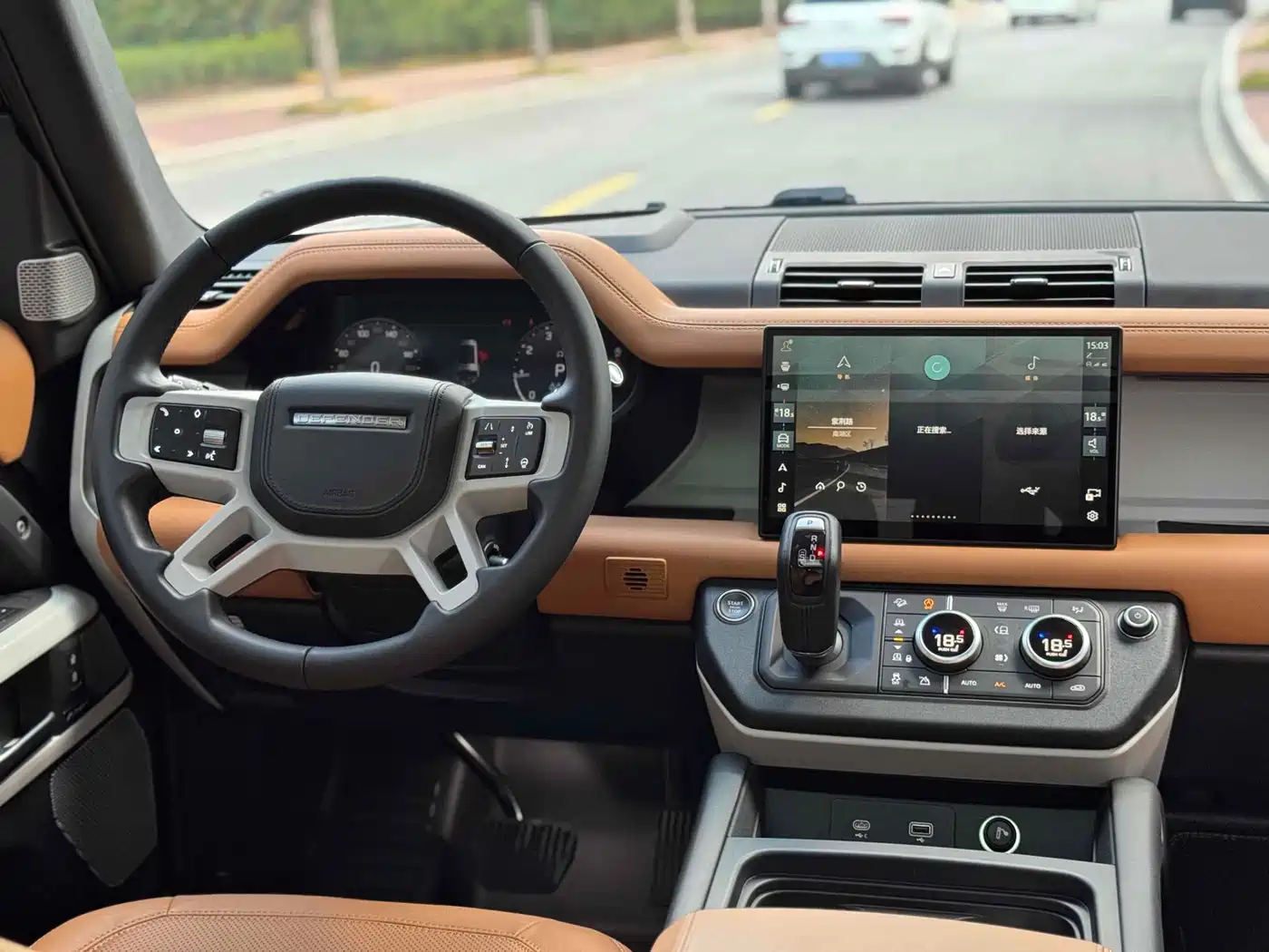 Land Rover Defender 2023 Model Year 130 3.0T P400 HSE фото 4