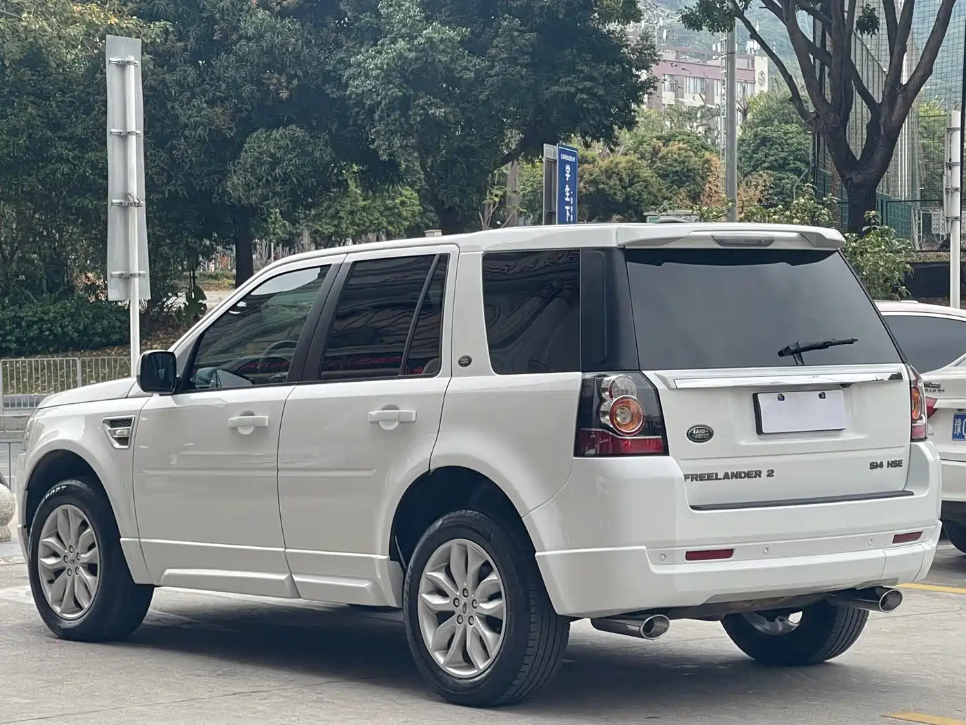Land Rover Freelander 2 2014 2.0T Si4 HSE Gasoline Edition фото 6