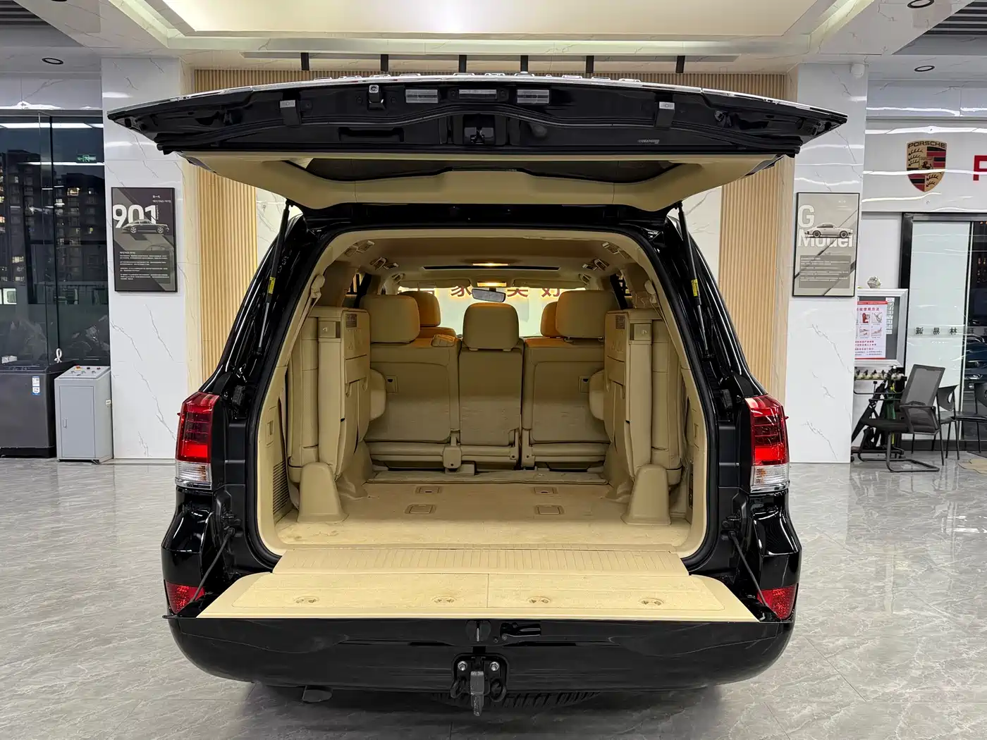 Toyota Land Cruiser 2016 4.0L Automatic VX-R фото 27