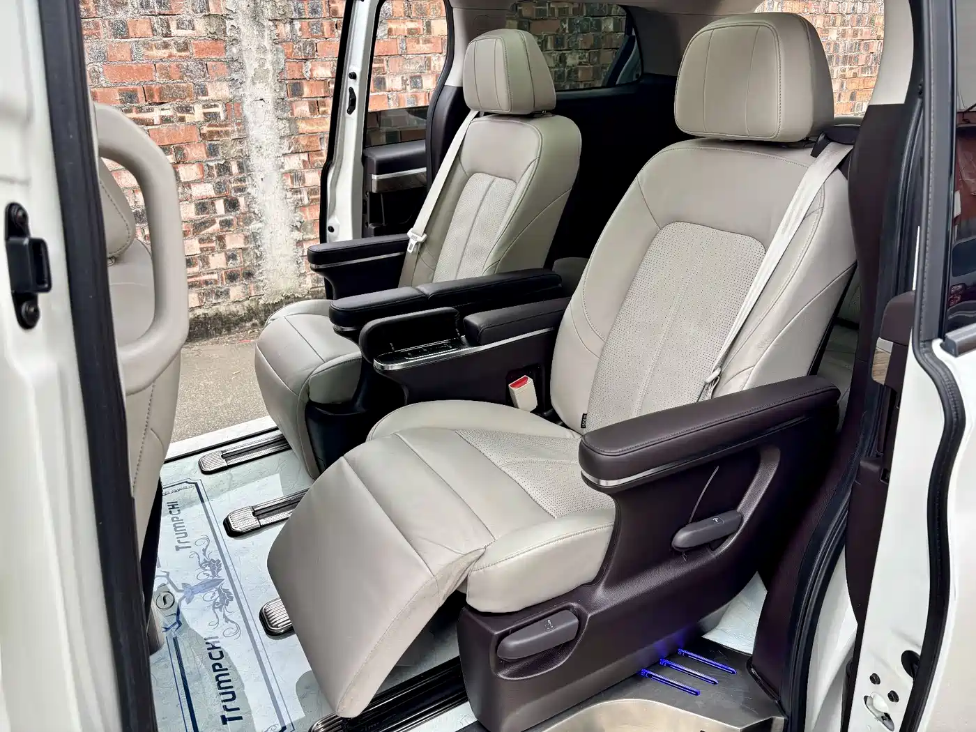 GAC Trumpchi Trumpchi M8 2021 Leading Show Series 390T Prestige Edition фото 15