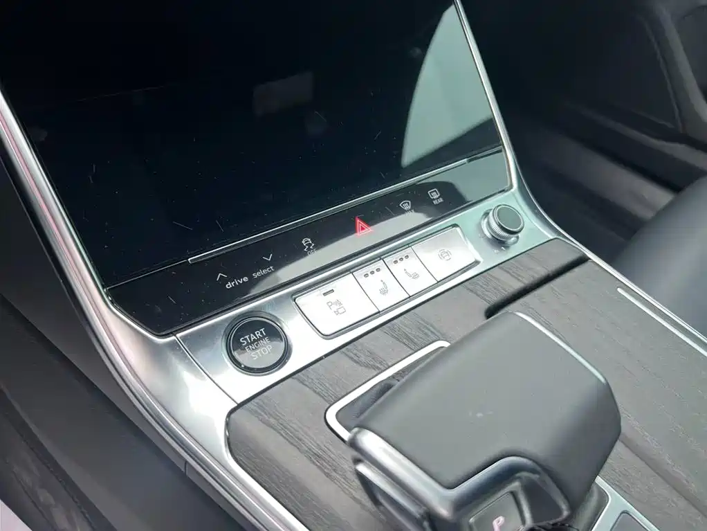 Audi A6L 2025 40 TFSI Luxury Sport фото 11