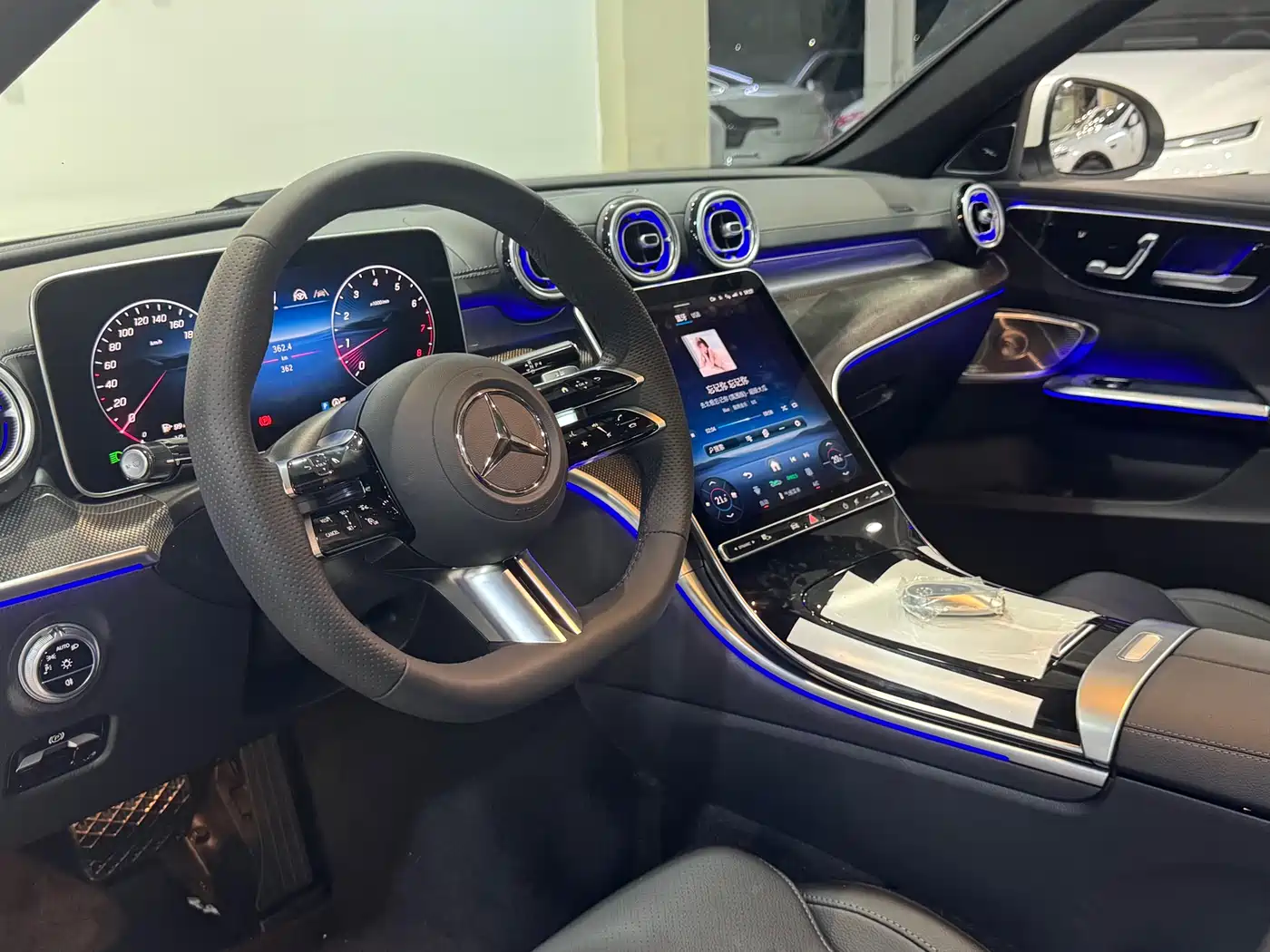 MERCEDES-BENZ CLASS C