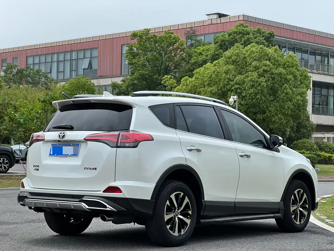 Toyota RAV4 Rongfang 2016 2.0L CVT 2WD Comfort (China V) фото 5