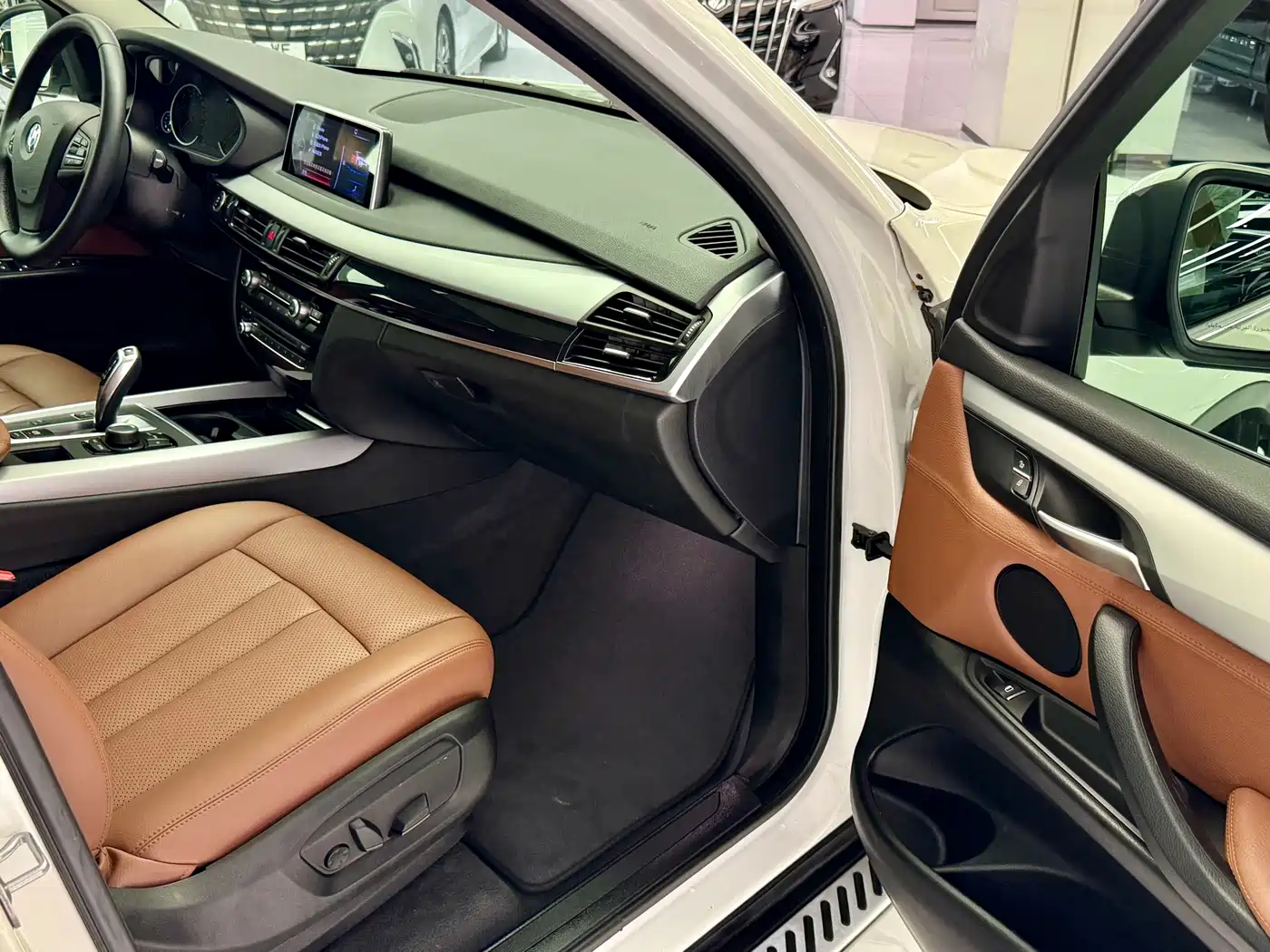 BMW X5 (Import) 2018 xDrive35i Elegant Model фото 15