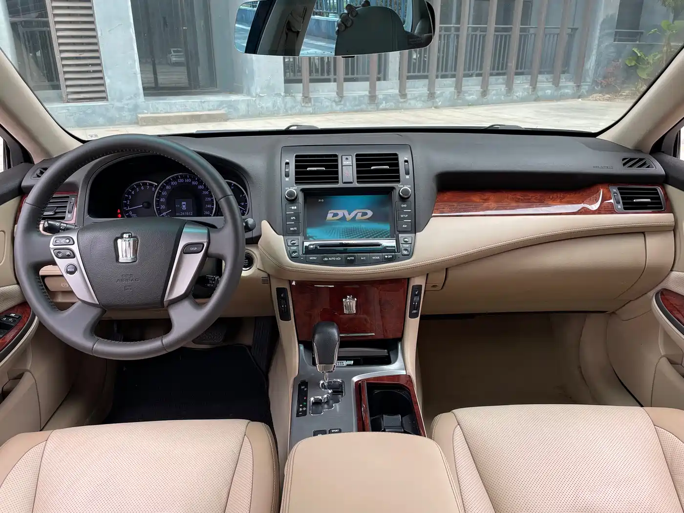 Toyota Crown 2012 2.5L Royal Leather Edition фото 9