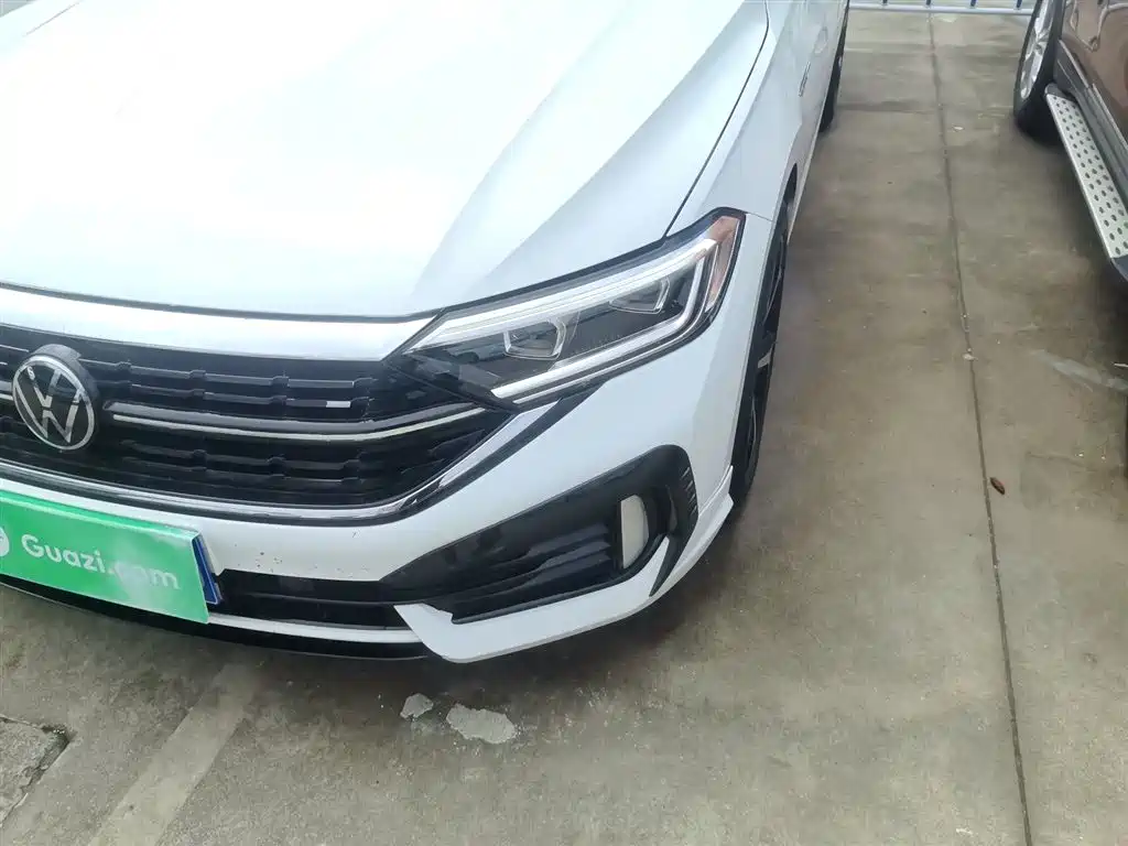 Volkswagen Sagitar 2023 Model Year 280TSI DSG Surpass Edition фото 18
