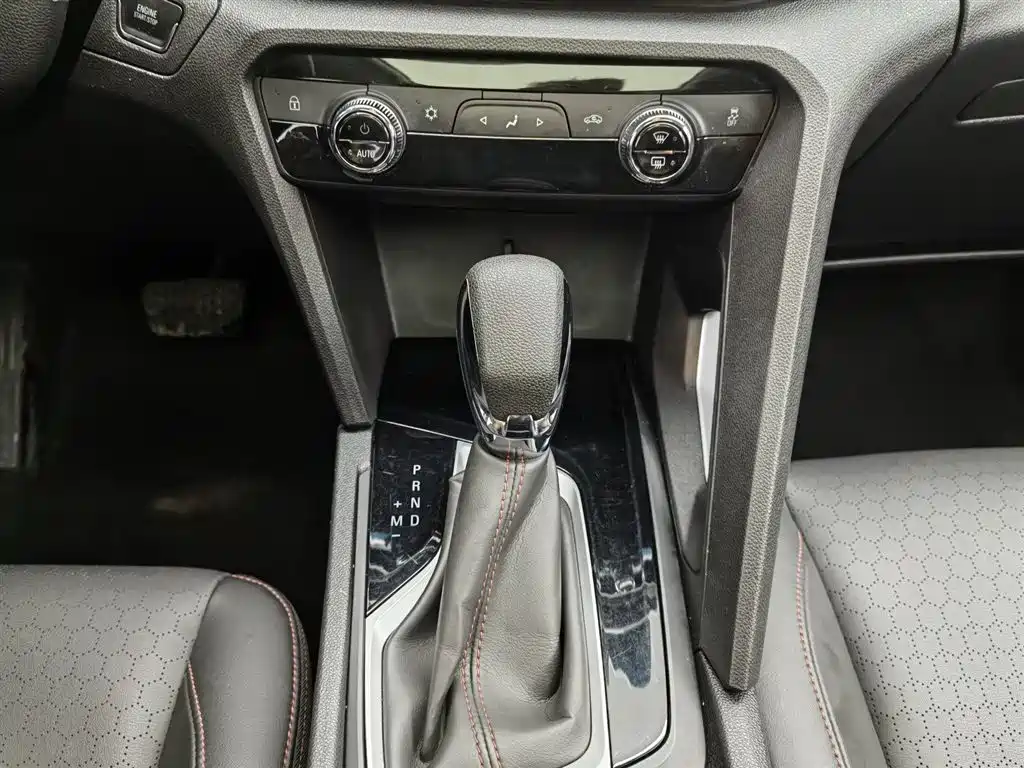 Chevrolet Volando 2018 Redline 530T Auto Premium Edition (5+2 seater) China V фото 13