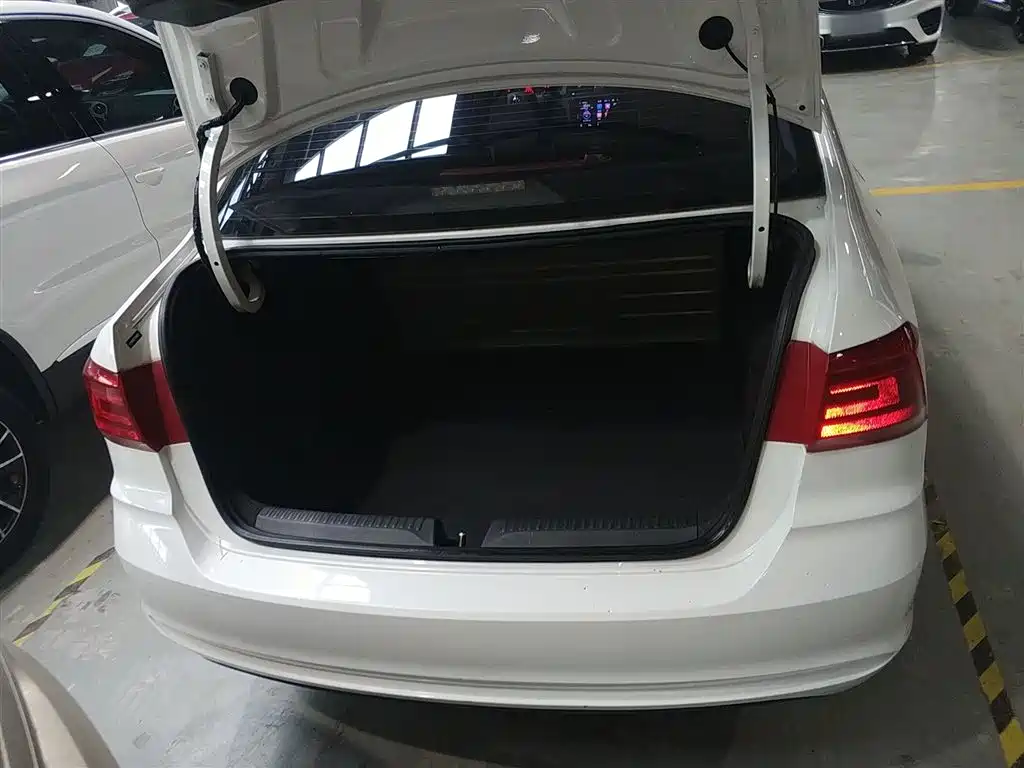 Volkswagen Santana 2019 1.5L Manual Trend China VI фото 9