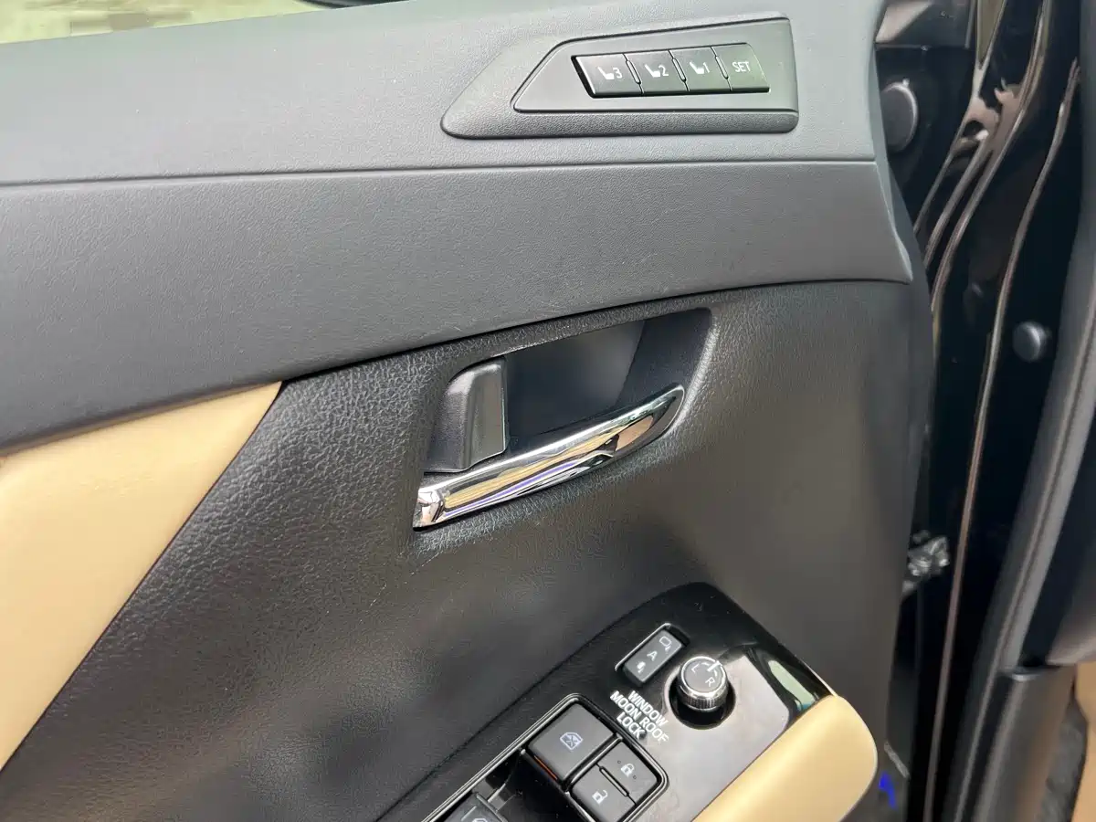 Toyota Alphard 2019 Hybrid 2.5L Premium Edition фото 7