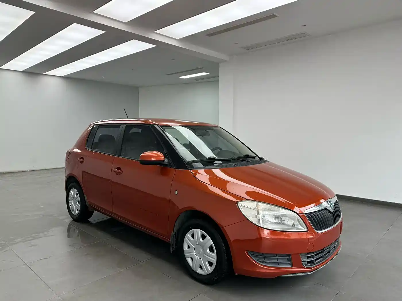 Škoda Fabia 2012 1.4L Automatic Crystal Edition фото 3
