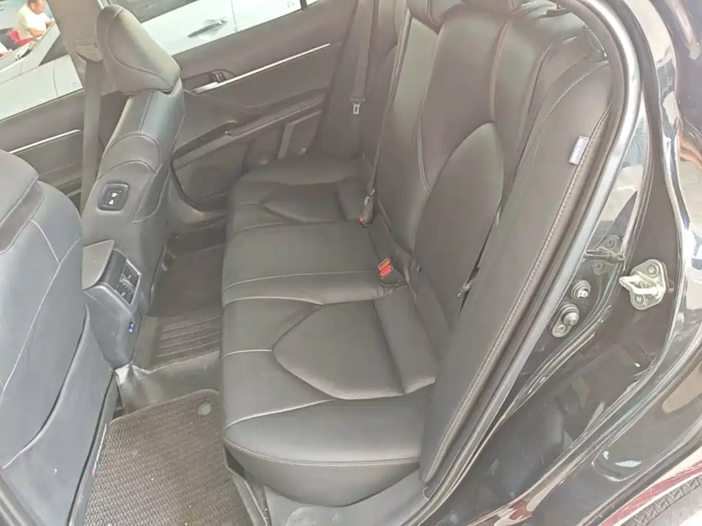 Photo 17 - Toyota Camry