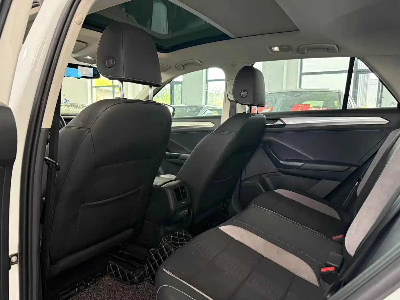 Фото 6 - Volkswagen T-ROC