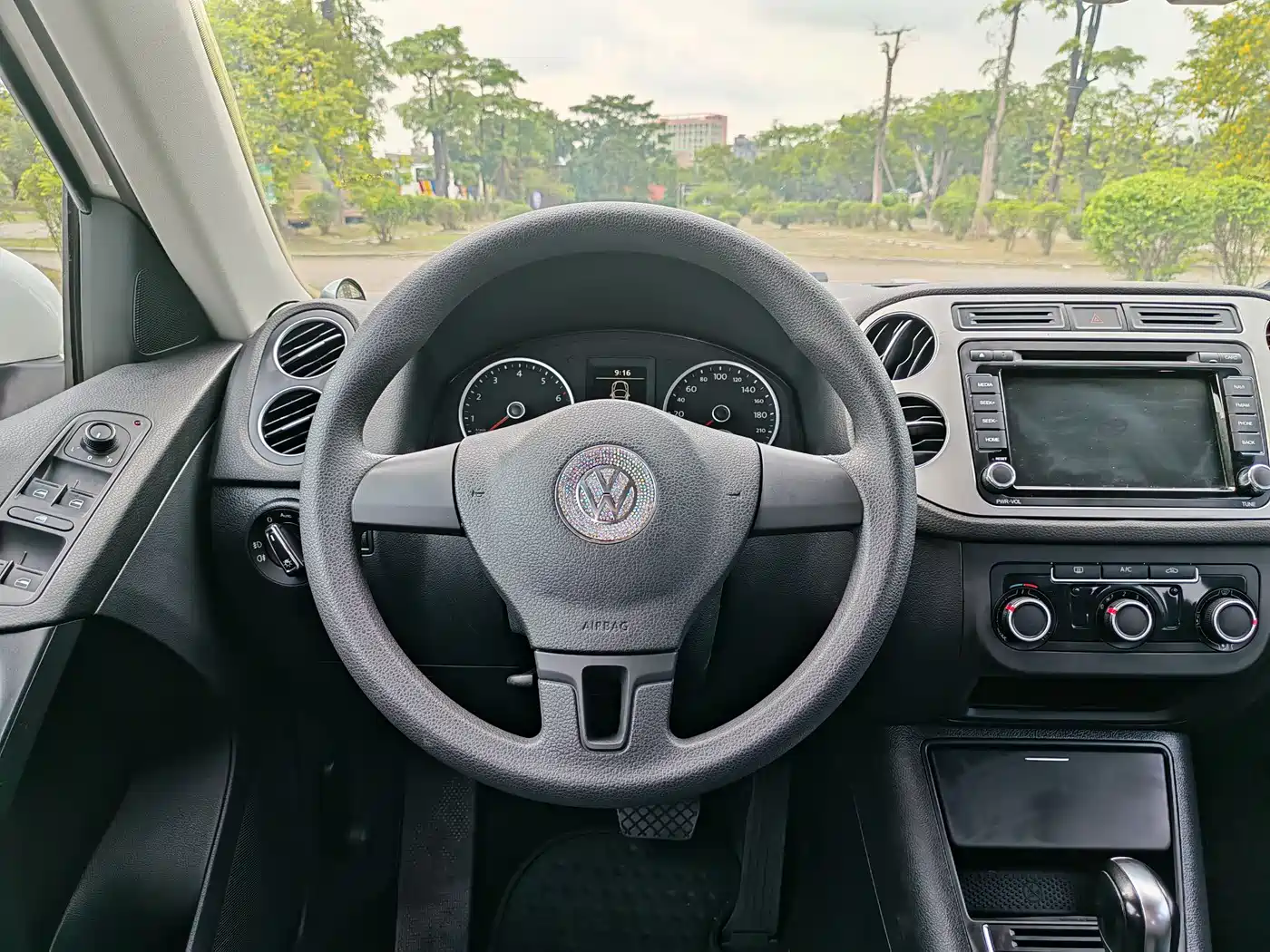 Volkswagen Tiguan 2015 1.8TSI Automatic 2WD Trendline фото 12