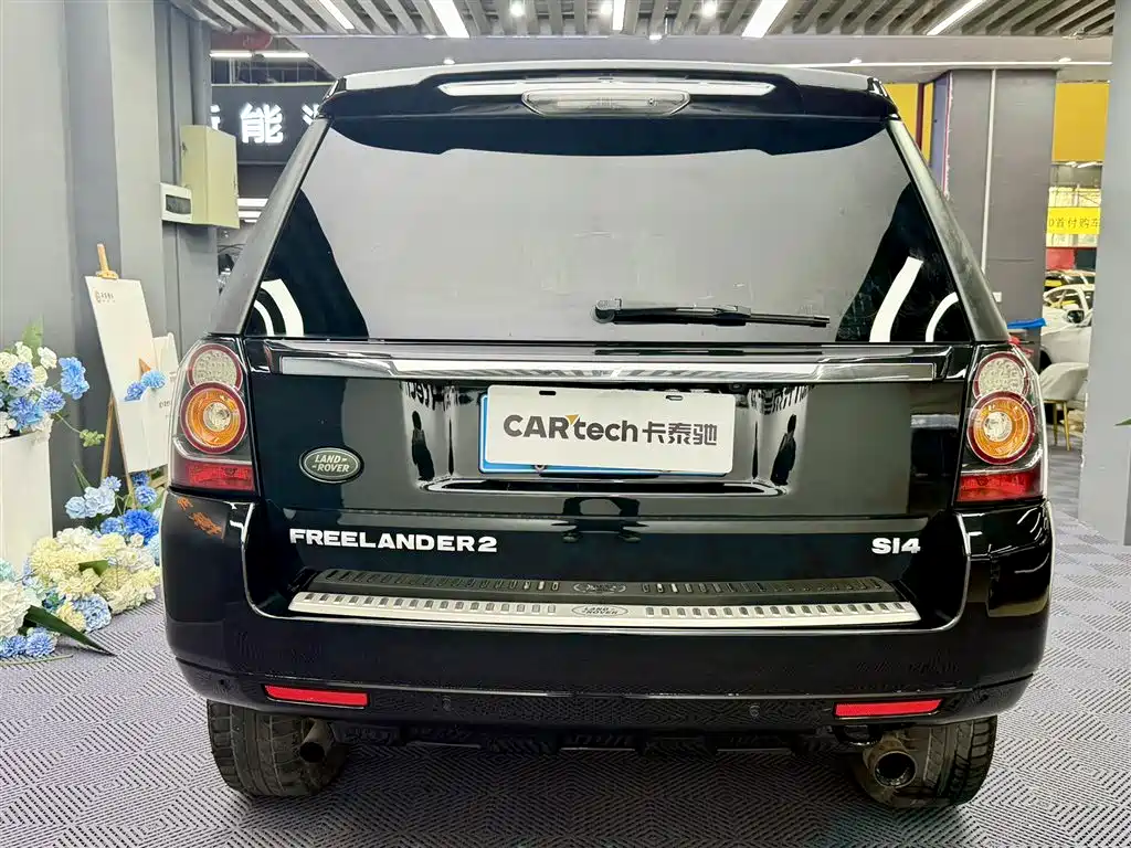Land Rover Freelander 2 2013 2.0T Si4 SE Petrol Version фото 3