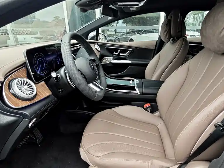 Mercedes-Benz EQE 2025 500 4MATIC Pioneer фото 4