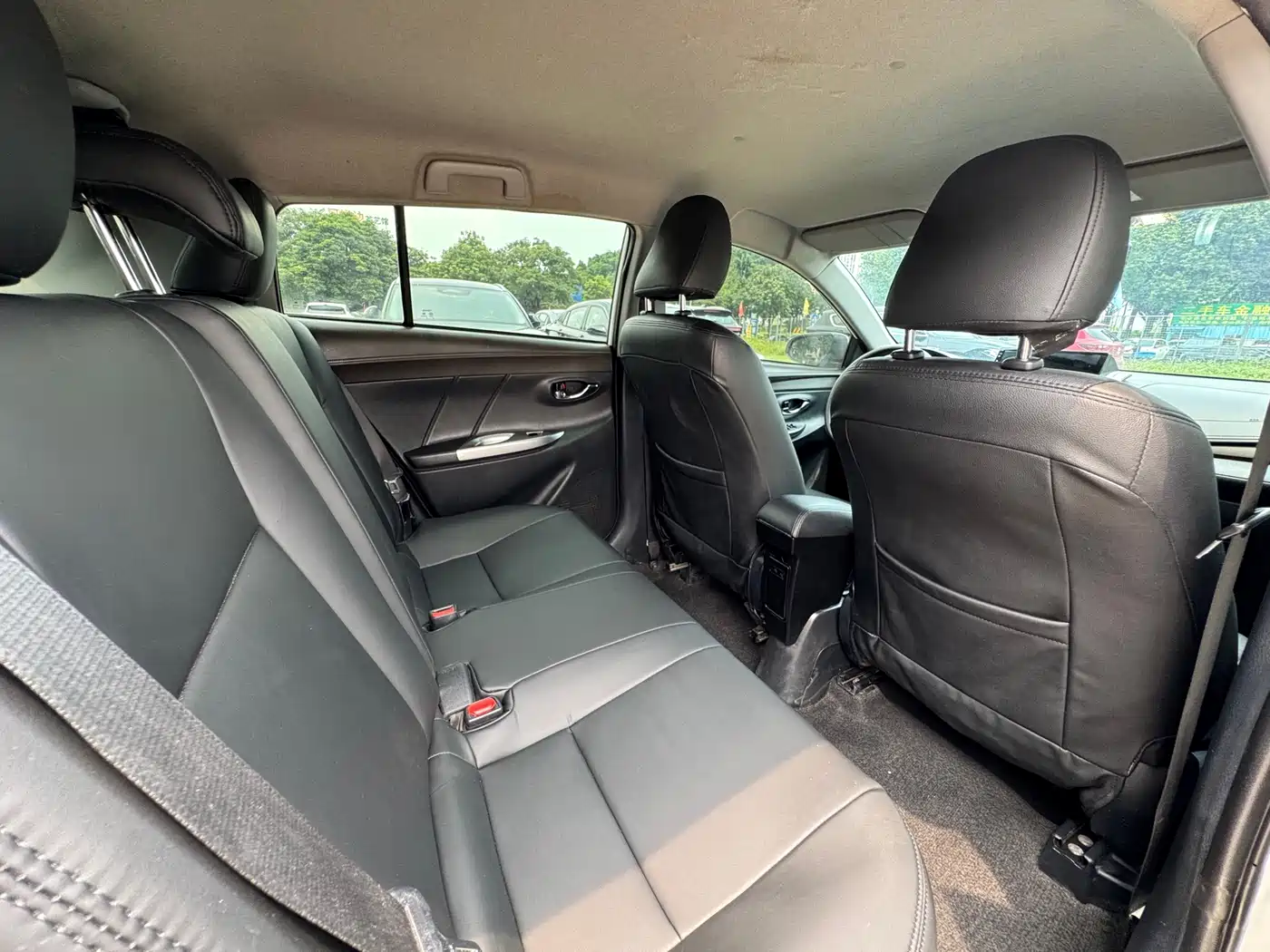 Toyota YARiS L Zhi Xuan 2015 1.5E Auto Charming Edition фото 11