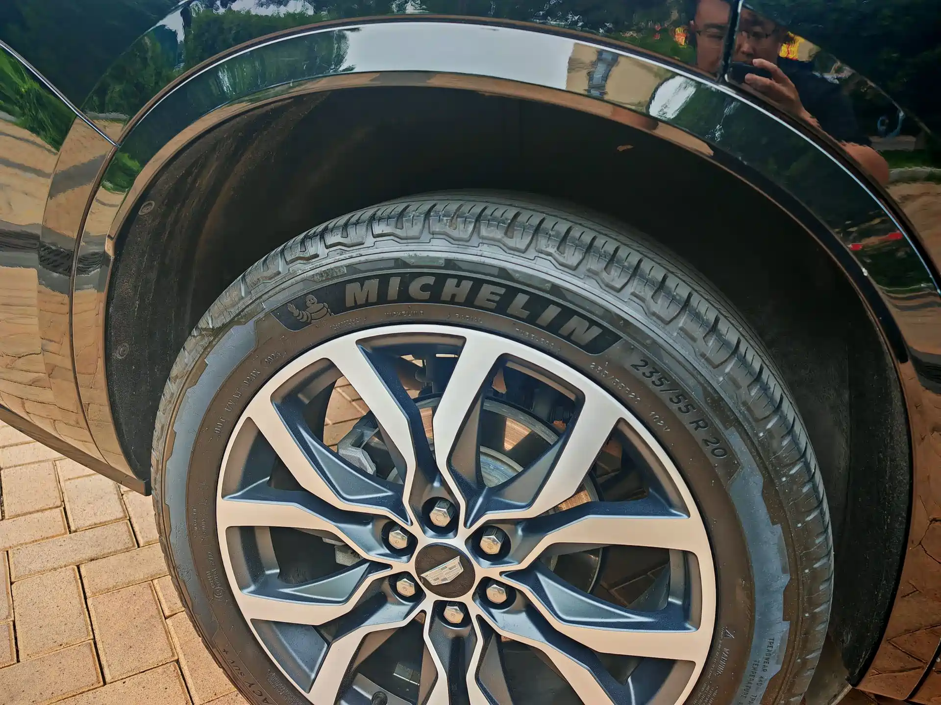 Фото 13 - Cadillac XT6