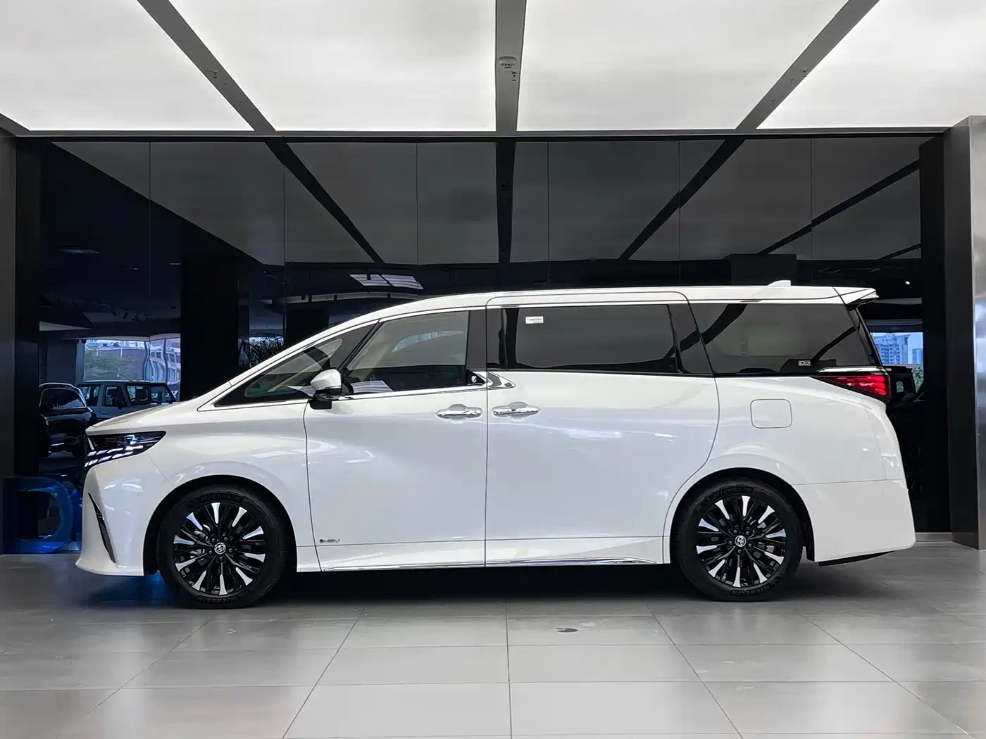TOYOTA ELFA
