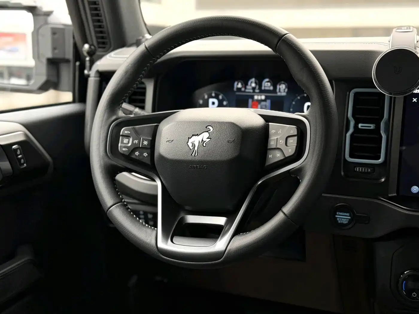 Ford Bronco 2024 2.3T Black Diamond фото 5