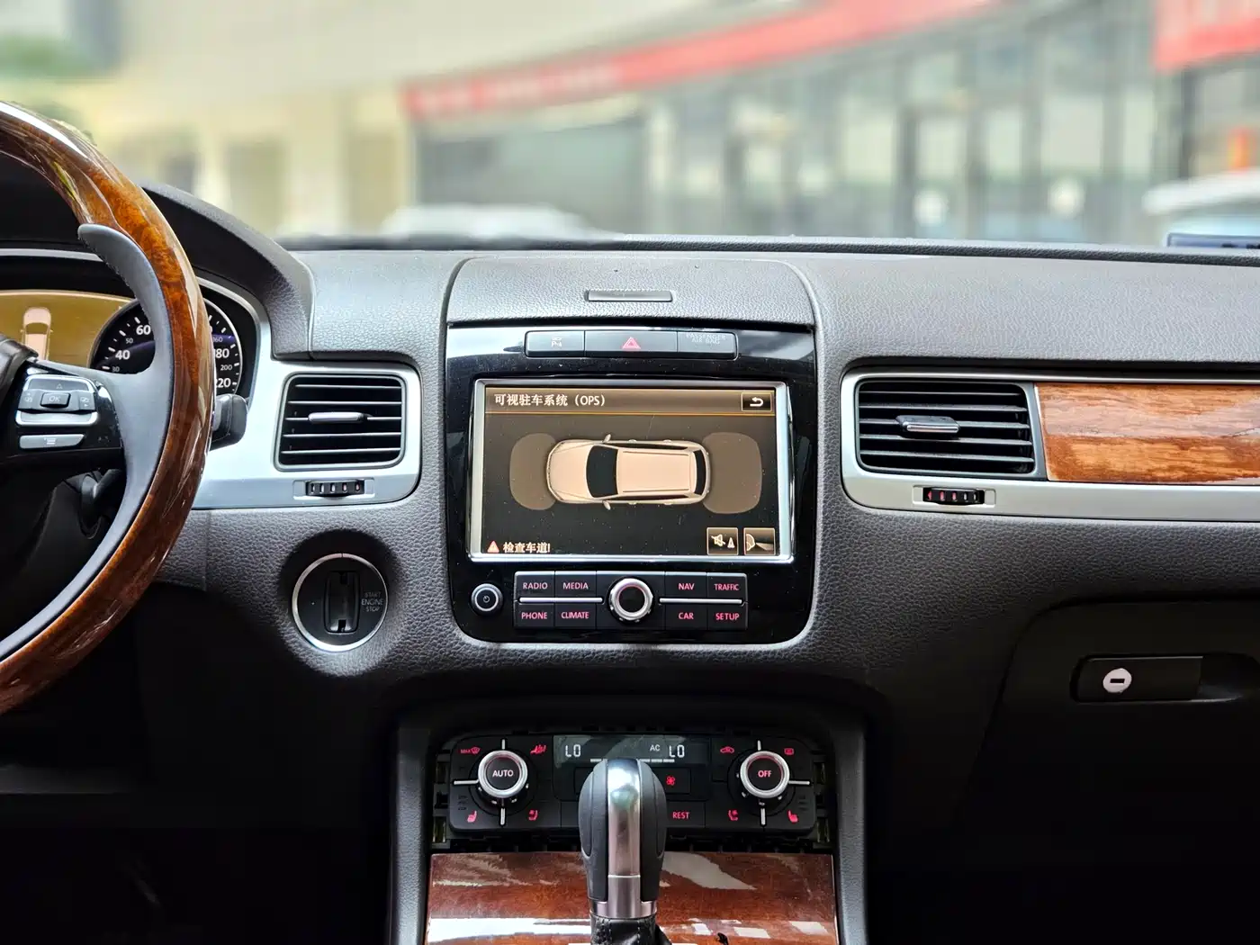Volkswagen Touareg 2011 3.0TSI Comfort фото 9