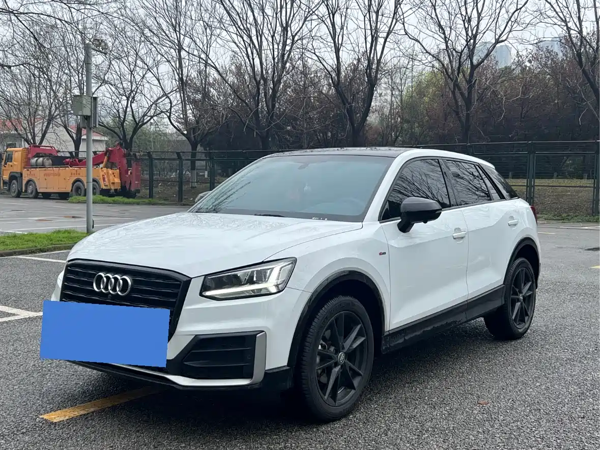 Audi Q2L 2020 35 TFSI Progressive Dynamic Model