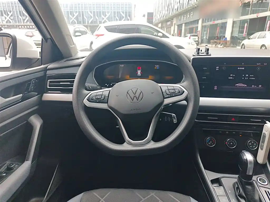 Volkswagen Lavida 2023 1.5L Auto Delight Edition фото 11