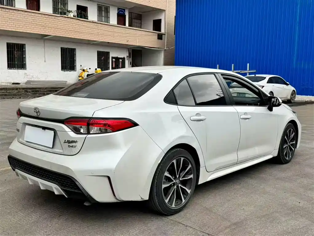 Toyota Levin 2021 185T CVT Sport Edition фото 9