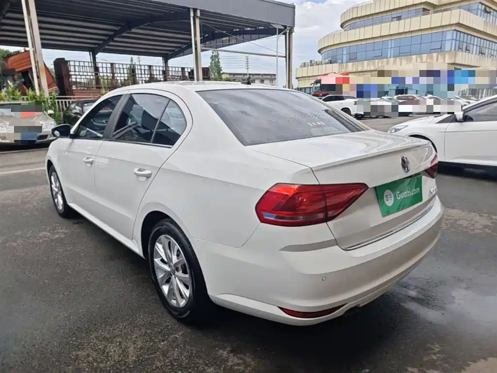 Volkswagen Lavida 2017 1.6L Automatic Comfort Edition фото 5