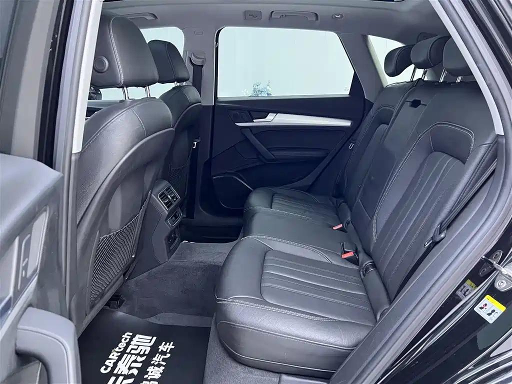 Audi Q5L 2020 Facelift 40 TFSI Honor Fashion фото 20
