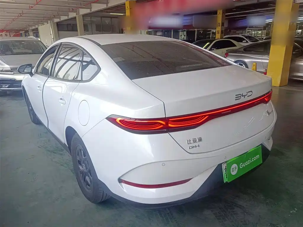 BYD Qin PLUS 2025 DM-i Smart Drive 55KM Leader фото 5