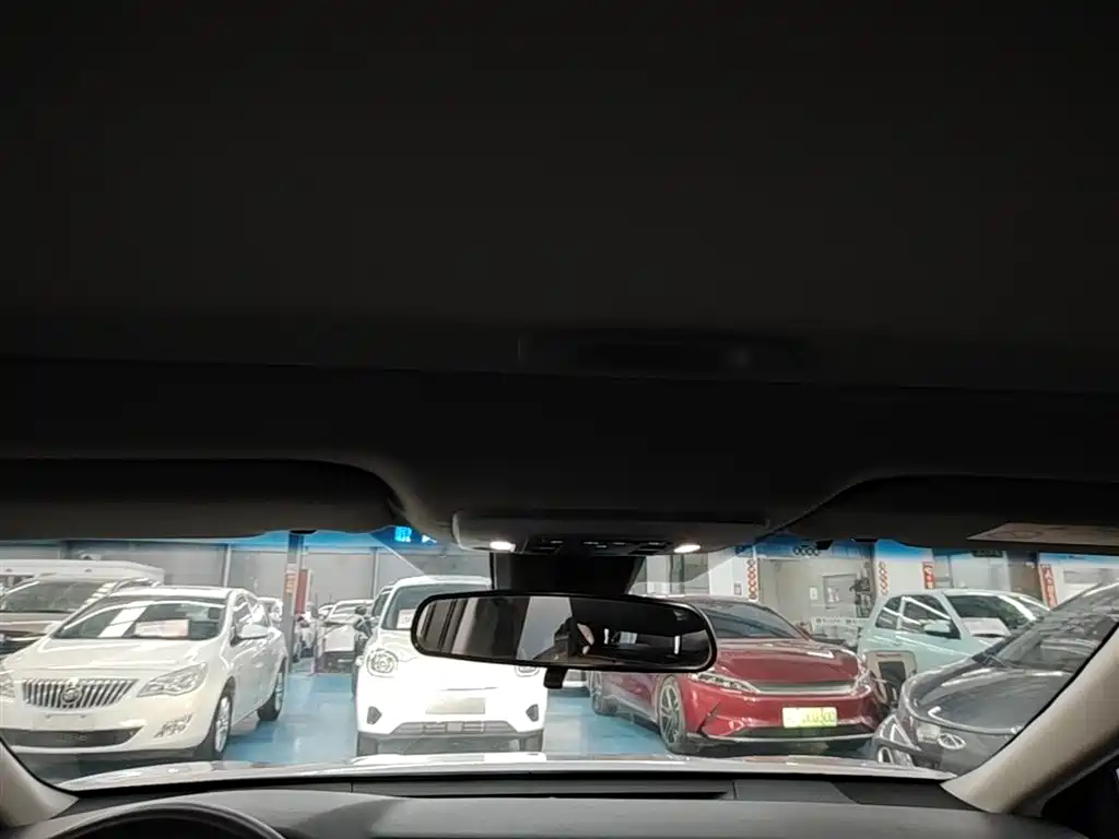 Toyota Camry 2018 2.0G Luxury Edition фото 18