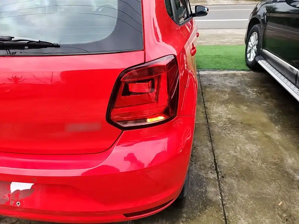 Volkswagen Polo 2014 1.4L Automatic Comfort Edition фото 8