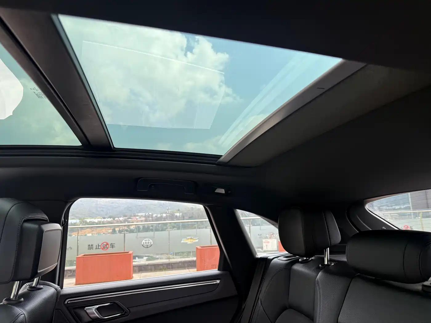 Porsche Macan 2018 Macan 2.0T фото 25