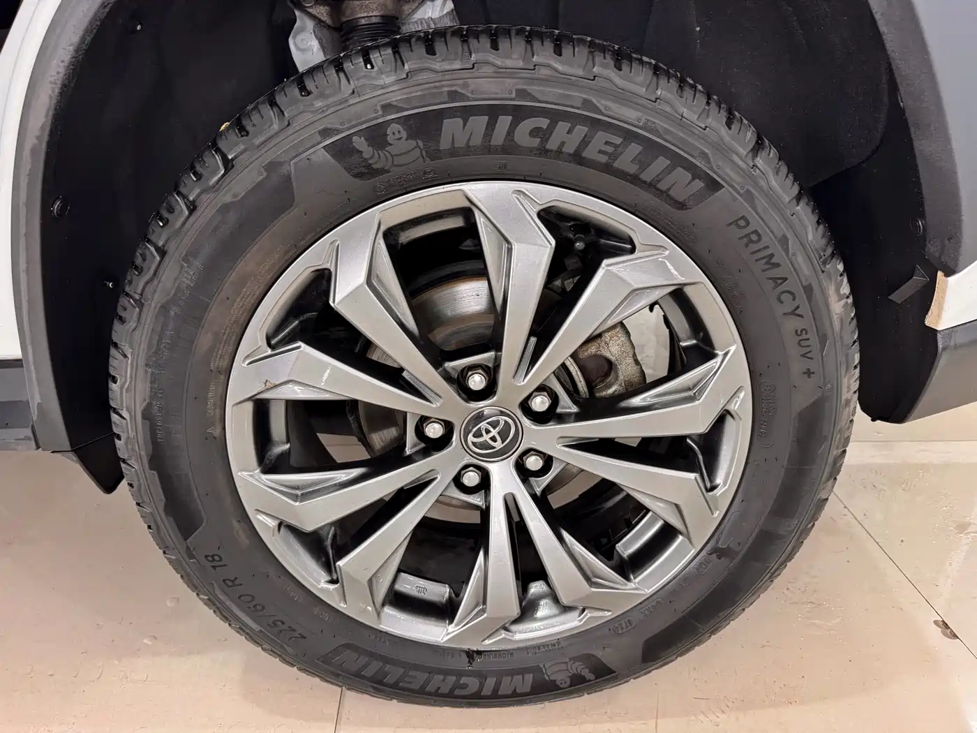 Toyota RAV4 Rongfang 2023 2.0L CVT 2WD Fashion Edition фото 15