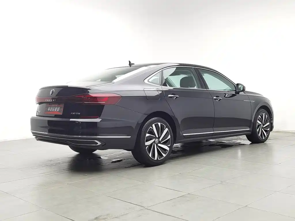 Фото 2 - Volkswagen Passat