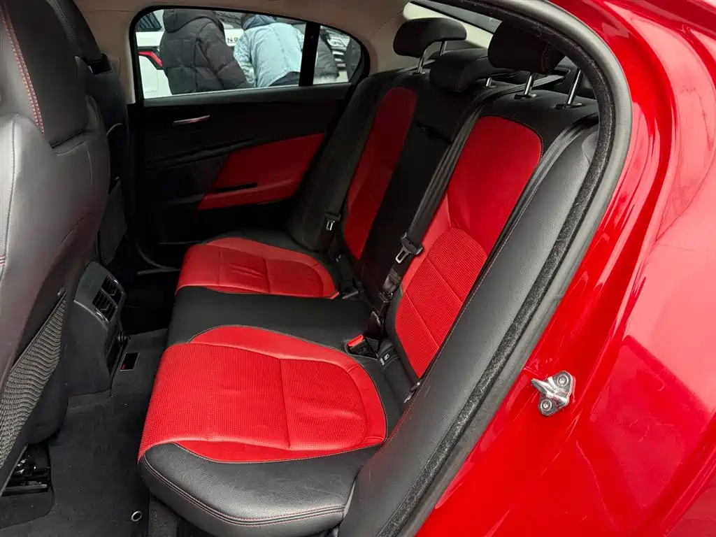 Jaguar XE 2017 2017 2.0T 200PS R-Sport