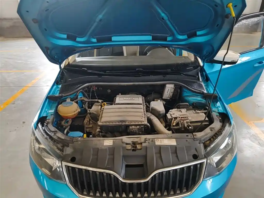 Škoda Fabia 2015 1.4L Automatic Pioneer Edition фото 20