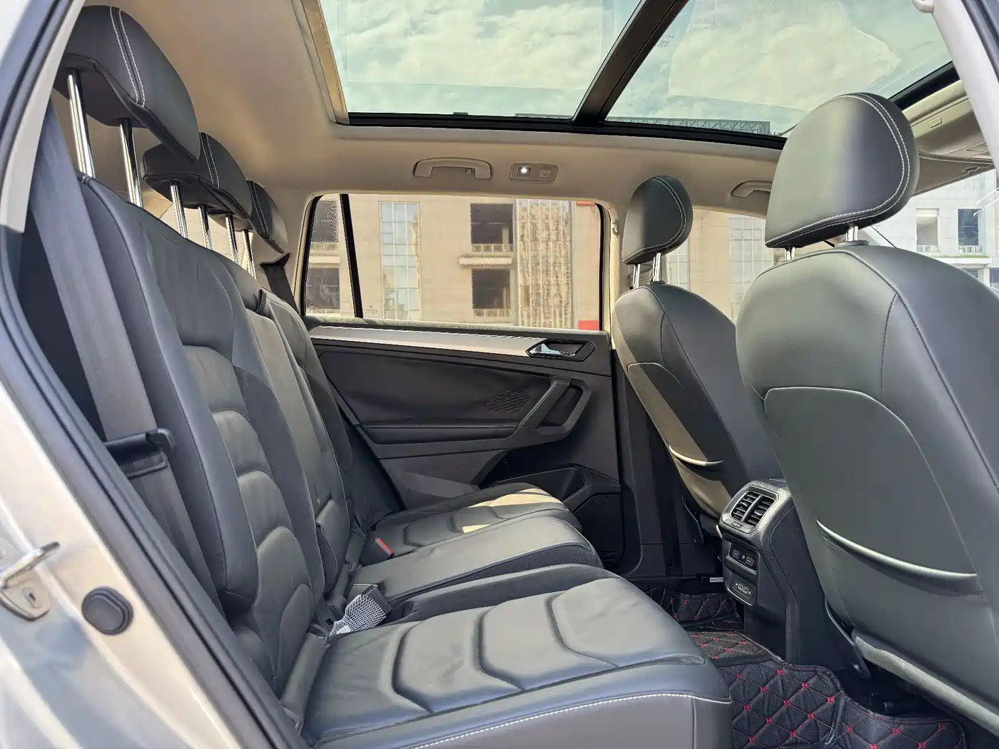 Volkswagen Tiguan L 2019 330TSI Automatic 2WD Panorama Comfort Edition China VI фото 15