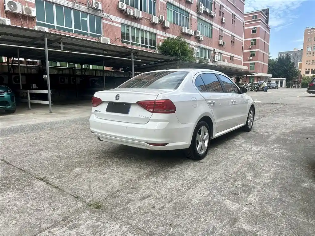 Volkswagen Lavida 2017 1.6L Automatic Trend Edition фото 4