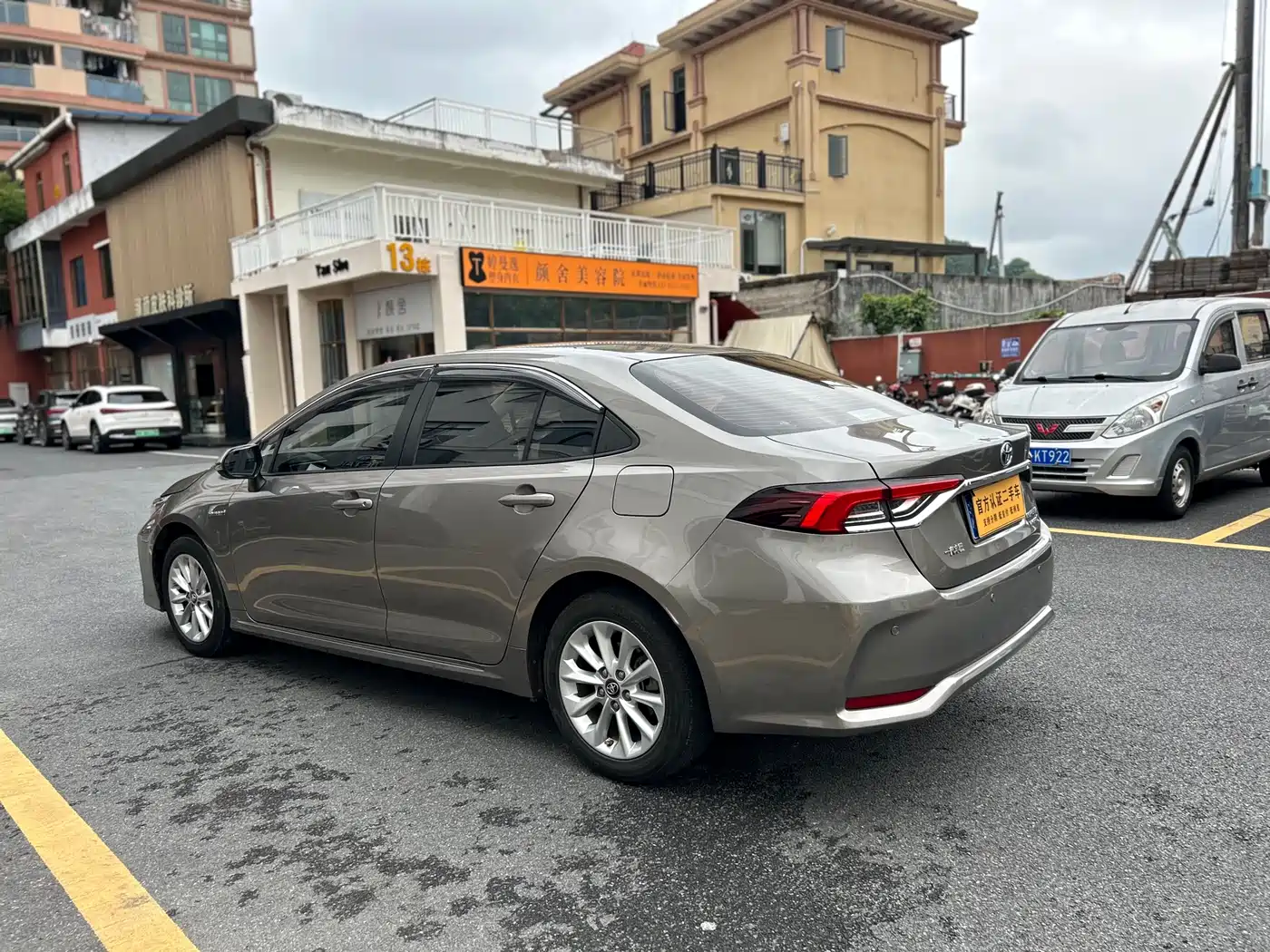 Toyota Corolla 2019 Hybrid 1.8L E-CVT GL-i Elite Edition фото 5