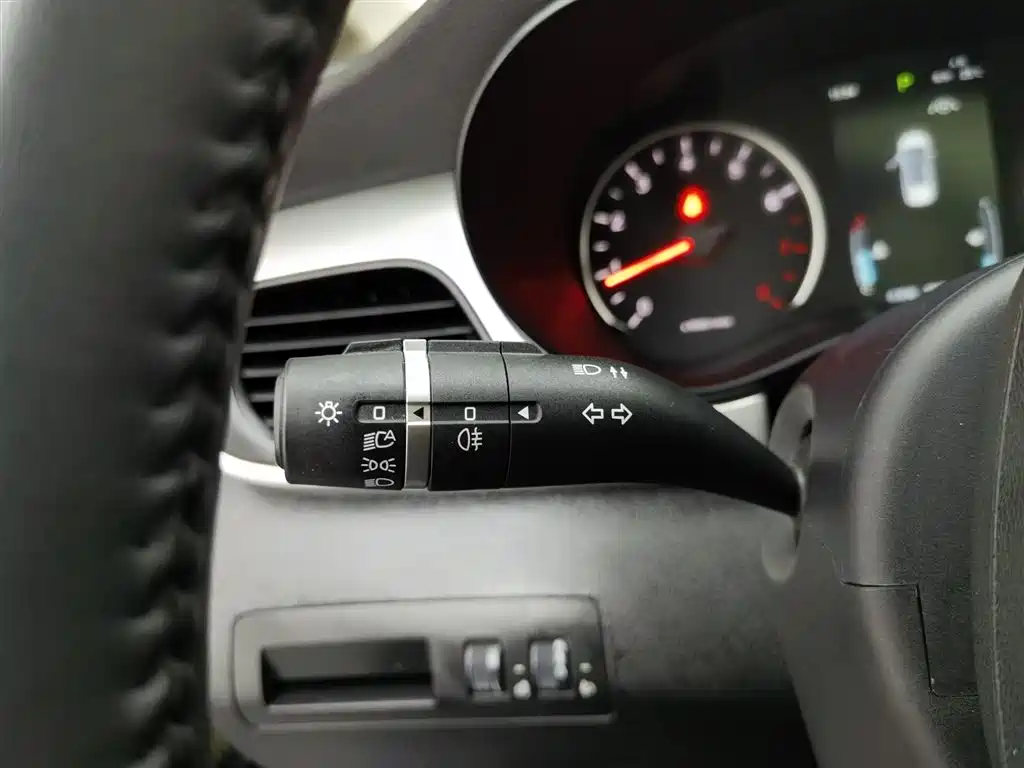 BYD Song MAX 2021 Upgrade 1.5T Automatic Flagship Edition 6-Seater фото 21