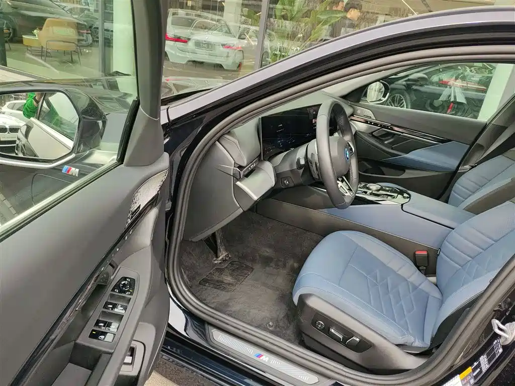 BMW i5 2024 eDrive 35L M Sport Package фото 11