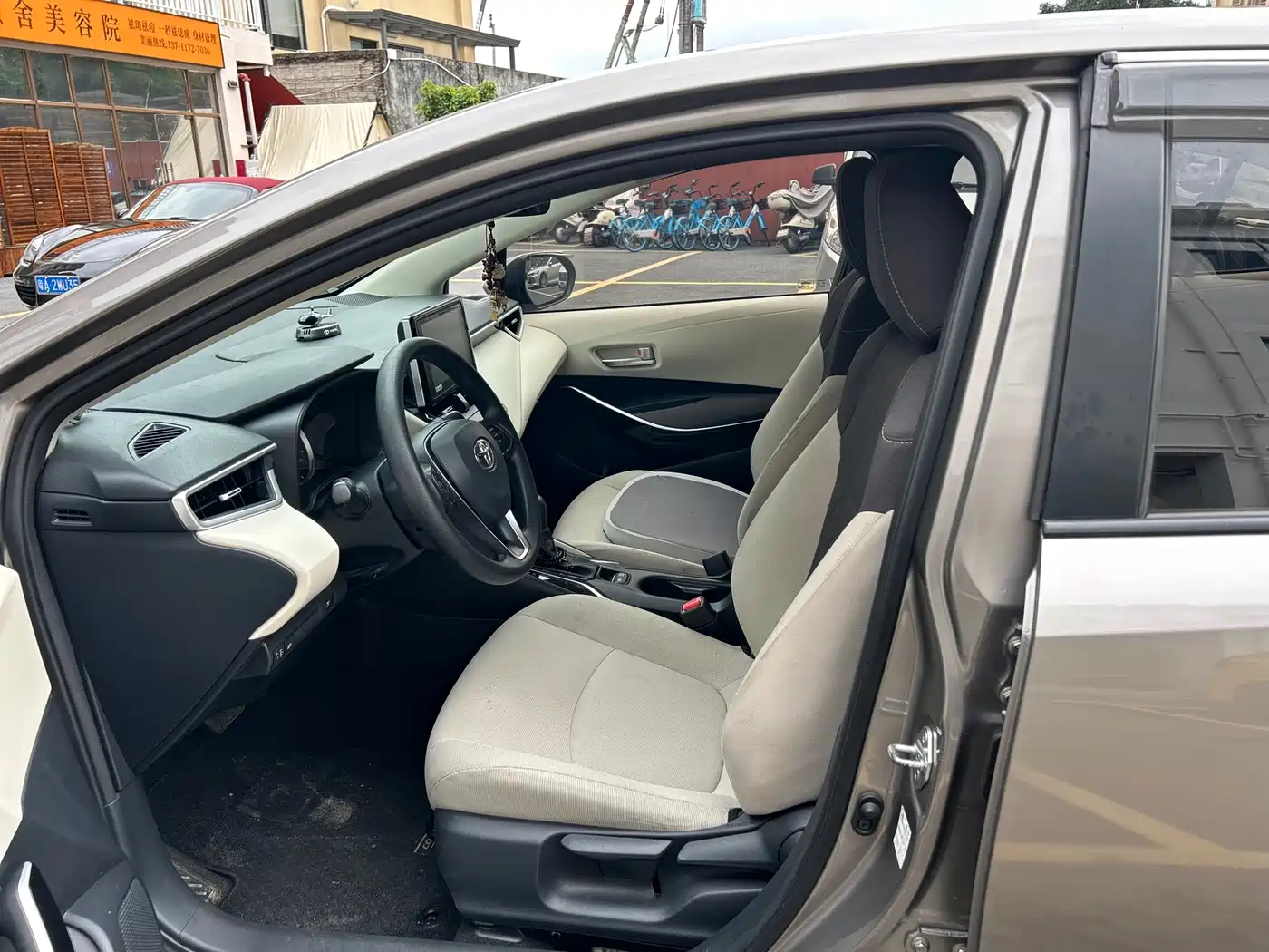 Toyota Corolla 2019 Hybrid 1.8L E-CVT GL-i Elite Edition фото 11