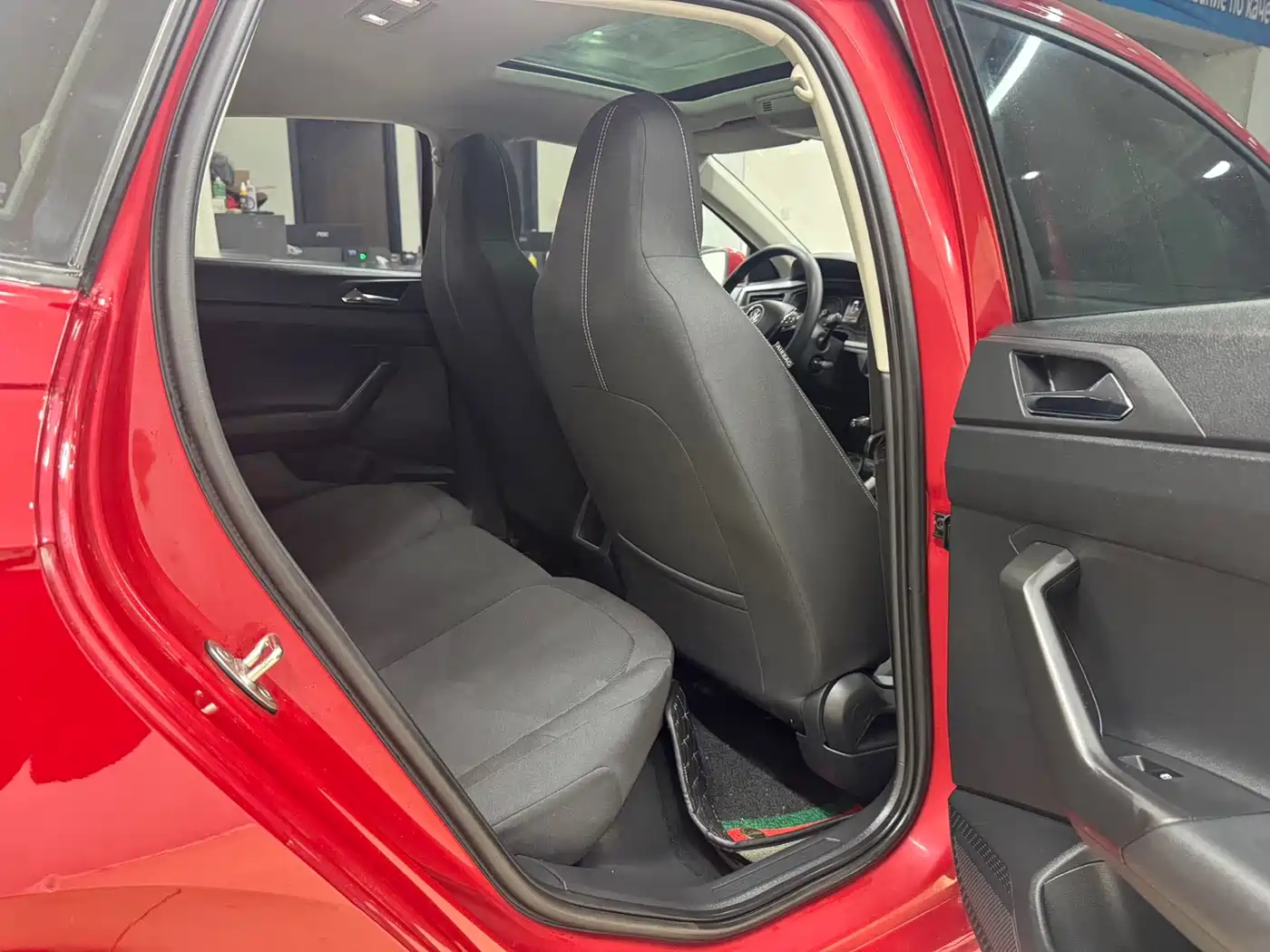 Volkswagen Polo 2021 Plus 1.5L Automatic Panorama Enjoyment Edition фото 9