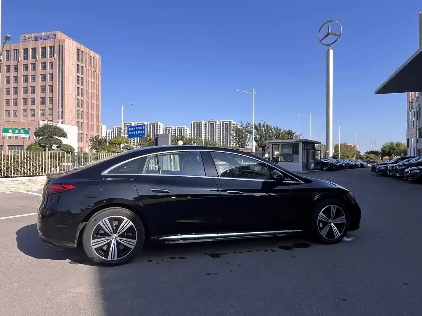 Mercedes-Benz EQE 2024 2025 Model 500 4MATIC Luxury Edition